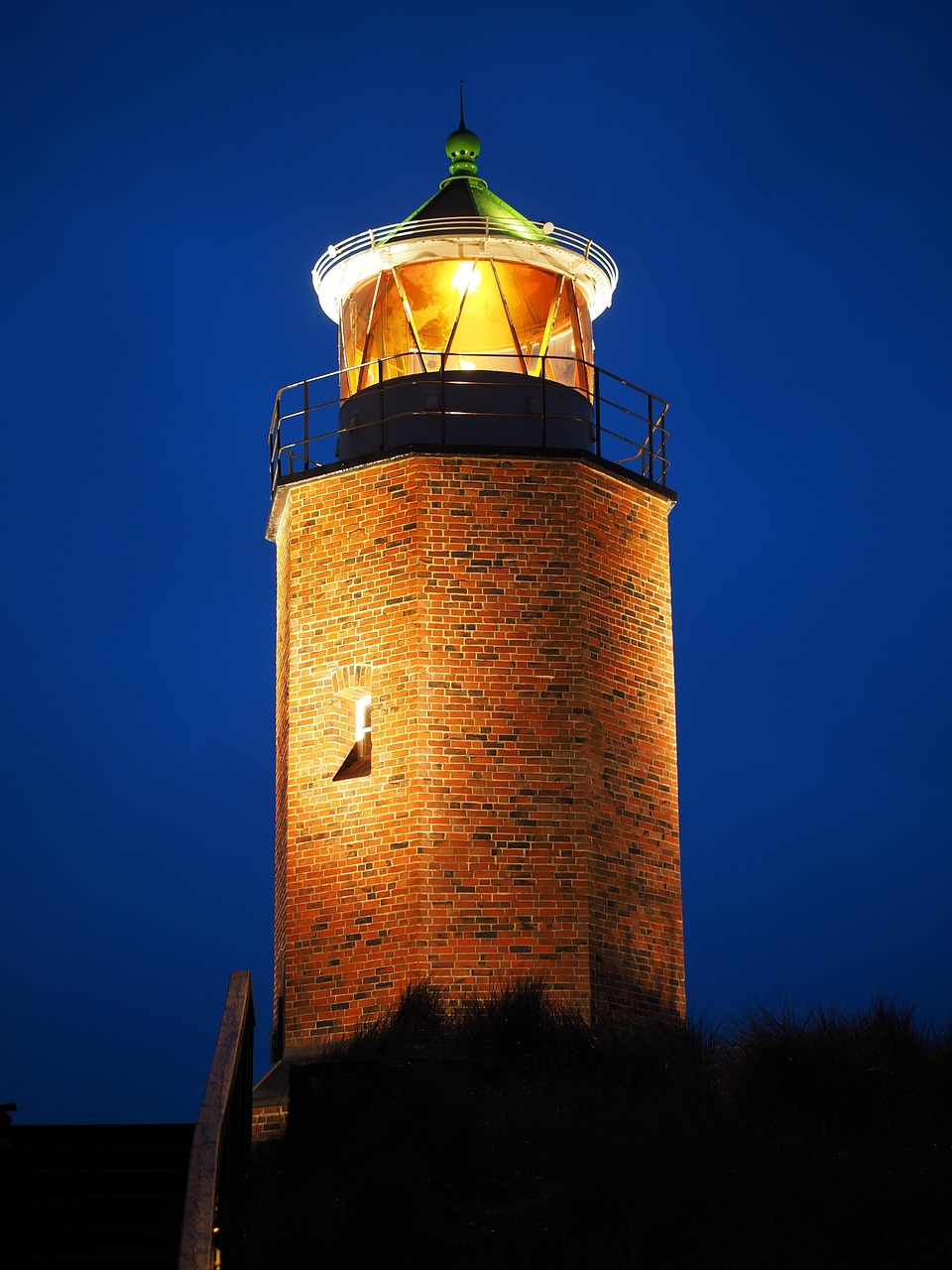 cross-brand fire red cliff, lighthouse, red cliff, sylt, lighthouse rotes kliff, cross-brand fire, at night, night shot, lighting, long exposure, building, architecture, verklinkert, concrete tower, window, beacon, days vision brand, municipality of kampen, kampen, illuminated